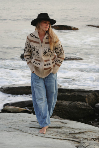 Sweaters & Knits