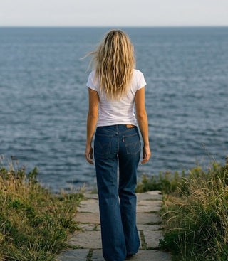 LEVI'S Middy Loose Bootcut Jeans - Good Fortune (view 3) | Après Sea Ranch