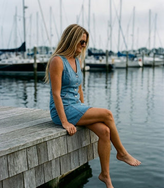 LEVI'S Vianna Vest Dress - Special Showing/Medium Wash (view 3) | Après Sea Ranch