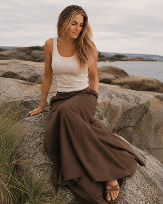 The Coastline Linen Maxi Skirt (view 2) | Après Sea Ranch