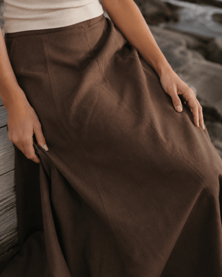 The Coastline Linen Maxi Skirt (view 3) | Après Sea Ranch