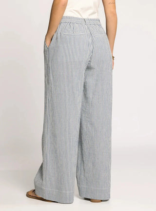 Thread & Supply The Maia Pants (view 4) | Après Sea Ranch